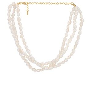 Revolve Petit Moments Bloom Necklace in Freshwater Pearl